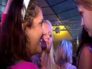 Mensen zijn fucking allover de club