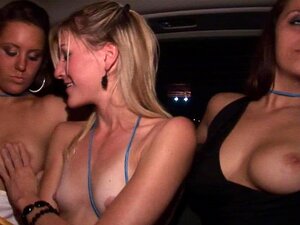 Orlando Party Girls feiern nackt auf einem zufälligen Parkplatz