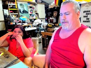 Reife BBW fingert ihre Muschi