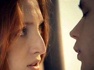 Huippu söpöläinen beibi nauttii herkästä eroottisuudesta