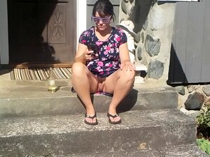 upskirt rasierte Muschi