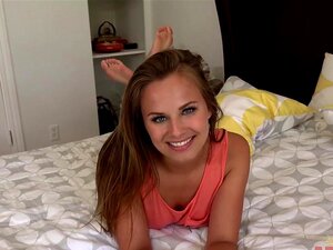 Jillian Janson : Interview-Film, Jillian Janson wird von Flowers