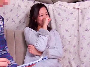 Amatörhusfru plockas upp för creampie - 4 timmars socialit DX 60