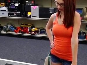 Verkauf deine Freundin für Geld und Paar erwischt, wie sie in der