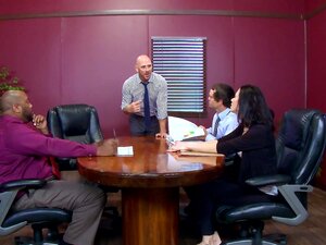 Prachtige secretaresse is vaak erg stout - nicole aniston