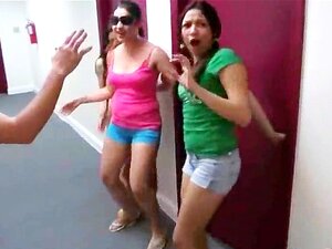College-Extremschüler ficken in der Halle