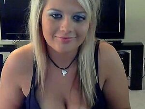 Britische blonde Hure masturbiert