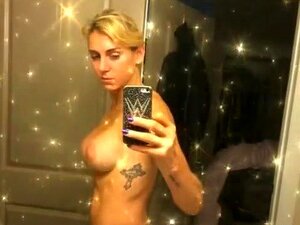 WWE Charlotte Alaston Tissit ja Pillua