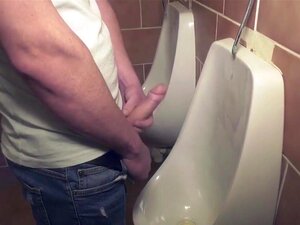 Deutsche Hengste benutzen sexsüchtigen Homo im Thronsaal