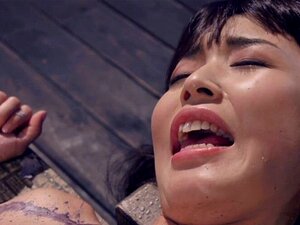 Petite japanische Sklavin wird gewichst. Petite japanische Schlampe