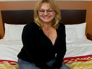 Große Titten reife Titten gefickt und reitet