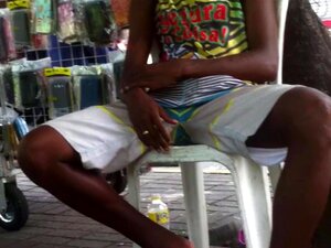 Riesiger Ständer auf der Straße erwischt