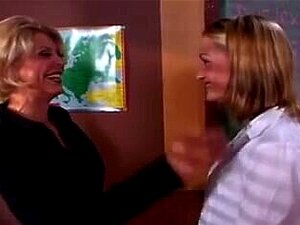 Oude rijpe & verse schat lesbienne - Nieuwe leraar gediciplineerd