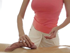 Samantha ist es gewohnt, heiße Typen mit erotischen Ölmassagen zu