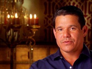 Ehemann und Frau mit starkem Sexualtrieb probieren Gruppensex. Ihr