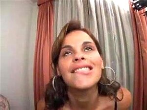 Mein grüner Augennachbar hat einen großen weißen Arsch,