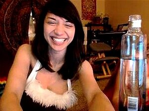 amateur mothandrust flitst borsten op live webcam