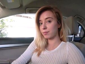 Stiefschwester fickt mit Stiefbruder im Auto