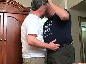 Schlampige schwule Bären Bo Tucker und Ben