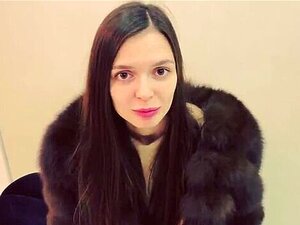 Ich ficke die Frau meines Chefs, während sie mit ihm telefoniert -