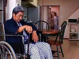 Miki Sato Reifes Nipponjin-Modell