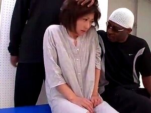 La puttana giapponese arrapata Shinobu Kasagi in un incredibile anale,