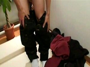 Shun Ninomiya - Un homme japonais solitaire jouant avec sa bite