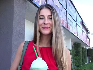 MILFTRIP Dünne MILF Tara Ashley schwänzt die Arbeit für Sex mit
