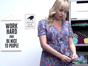Verdächtige ist die blonde Dana, die eine Menge Babe-Food gestohlen