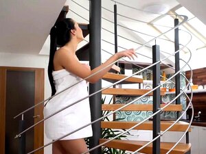 OLD4K. Heißer Sex nach einem heißen Bad