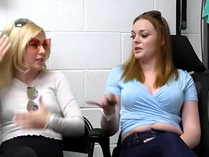 Полицајац Билли Бостон присиљава