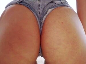 Die hübsche und sehr schlampige Claudia bekommt ihren härtesten