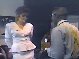 Lacy Rose wird von Sean Michaels in den Arsch gefickt