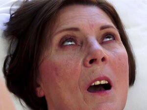 Geile Pornodarstellerin in Crazy Mature, Lesben-XXX-Szene,