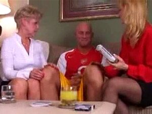 Alte Biddies tun sich zusammen, um einen frischen Hengst zu nehmen