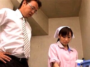 Die sündige orientalische Yuu Kawakami wird hart gefickt