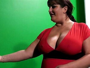 Typ betrügt Freundin mit großer Titten-Plumper