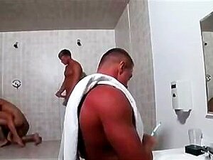 Heiße hetero Typen werden schwul