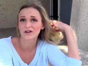 TeensloveMoney- Gestrandete Blondine gibt ihre Muschi für Geld her