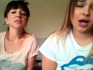 Mama und Stieftochter auf Cam
