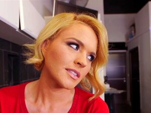MILF se fait baiser le cul interracial, double pénétration