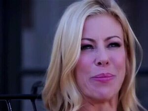 SweetSinner Alexis Fawx bekommt die Creampie ihres Stiefsohns