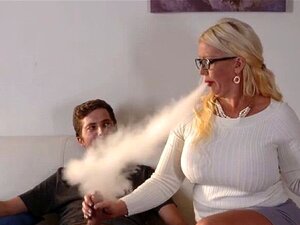 Schüchterne Alura Jen fickt gut. Verspielte blonde heiße Alura Jen