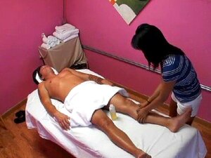Genieße die Mischung aus Massage und Sex. Genieße es, die Mischung
