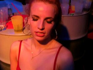 Glamour sletjes kut wordt hard geneukt