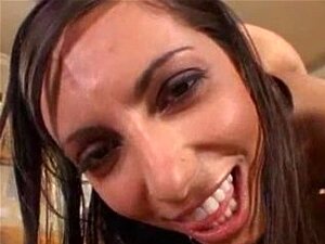 Extrem fickbare Lela Star wird in ihre Liebesfotze gefickt