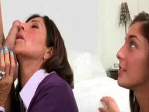 Tara Holiday und Mischa Brooks Dreier mit ein bisschen Analsex