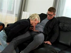 Nachhilfe in komplett bekleidetem Sex
