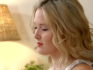 Schau dir jetzt Slim4K - Runaway Bride - Kaffee und heißen Sex für