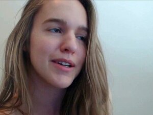 Sexy e fresca bellezza americana ha trovato lavoro nel suo paese dei